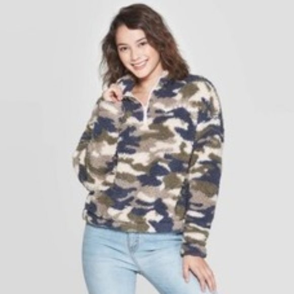 SOLD Women's Size XS Juniors Weekend Fleece Shirt - Picture 3 of 10